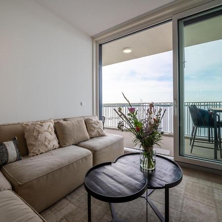 Spacious Waterfront Apartment أرنيماودن المظهر الخارجي الصورة